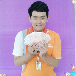 ครูพี่เอ็ม ทิพากรเกียรติ