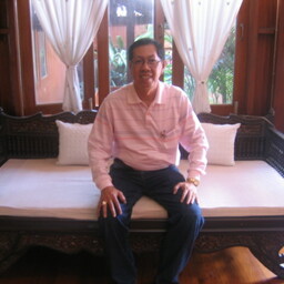 นายกรเพชร